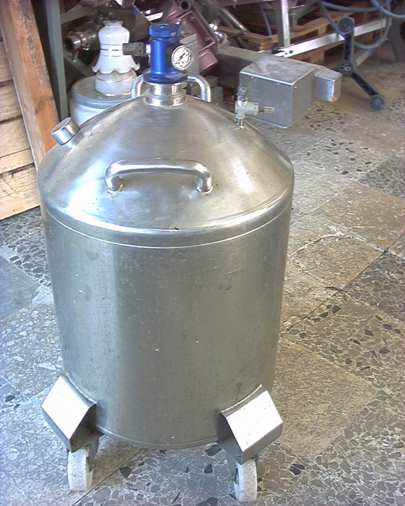 SERBATOIO CARRELLATO IN ACCIAIO CON MANOMETRO PER PRESSIONE CAPACITÀ 60 LT