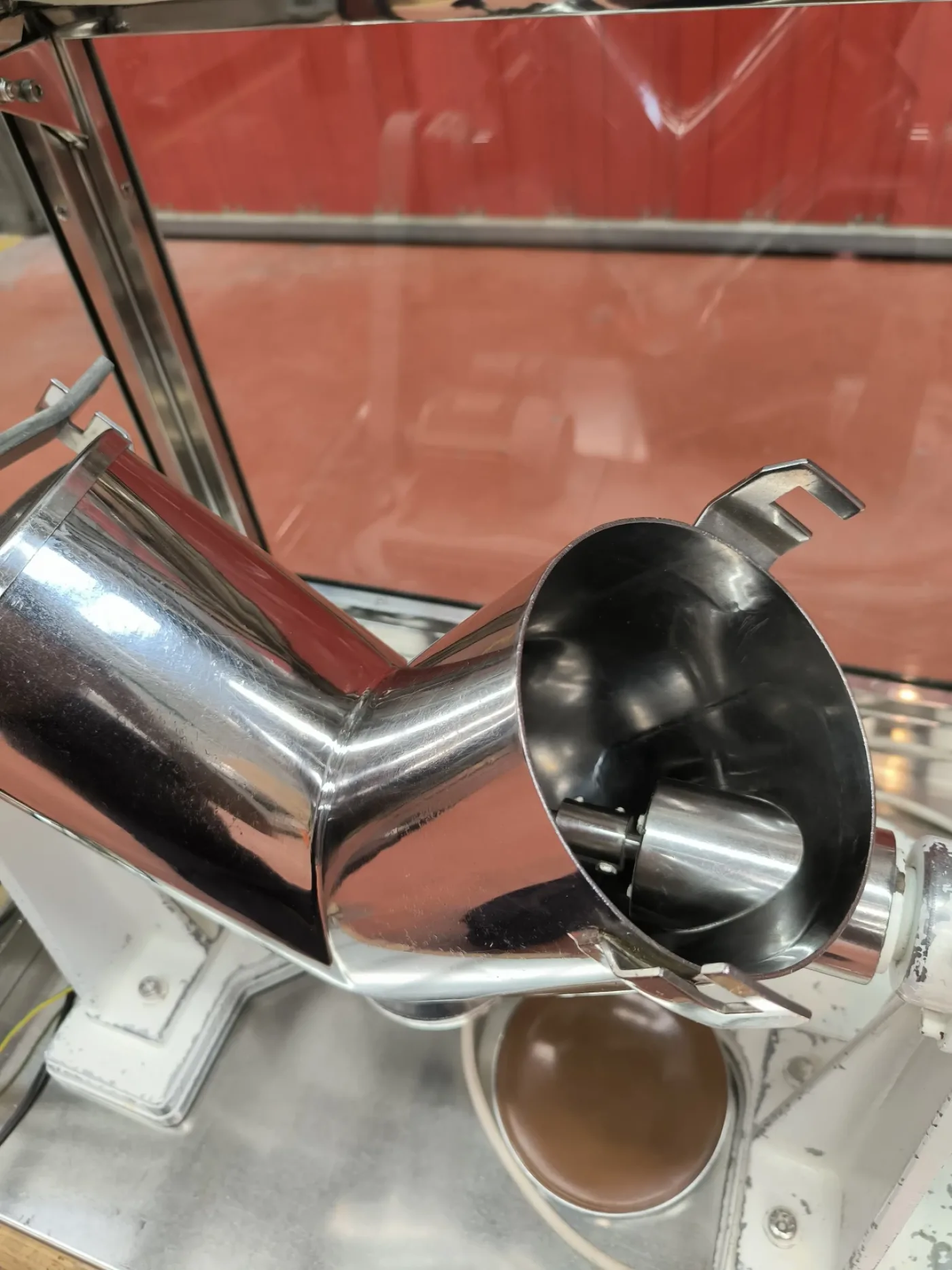 V-MIXER LLEAL BL-8-CA 8 LITRE STAINLESS STEEL MIXER WITH INTENSIFIER BAR AND CONTAINMENT CABINET - 6