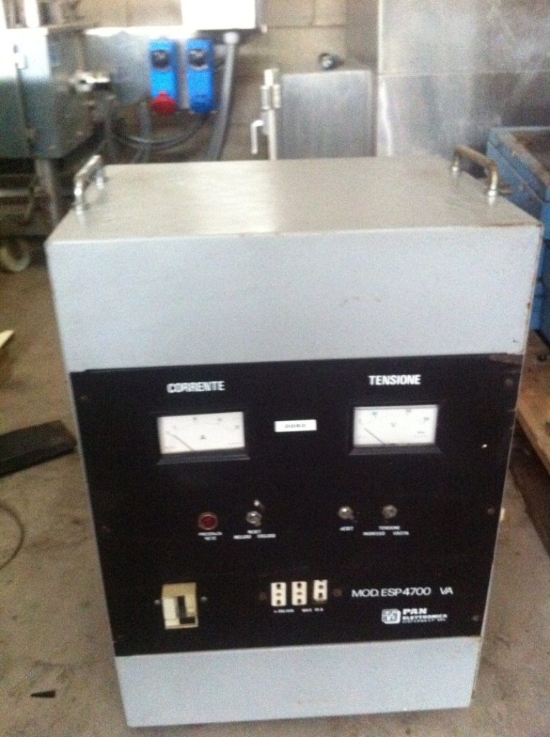STABILIZZATORE DI TENSIONE C.A. PAN ELETTRONICA – MOD. ESP4700 VA