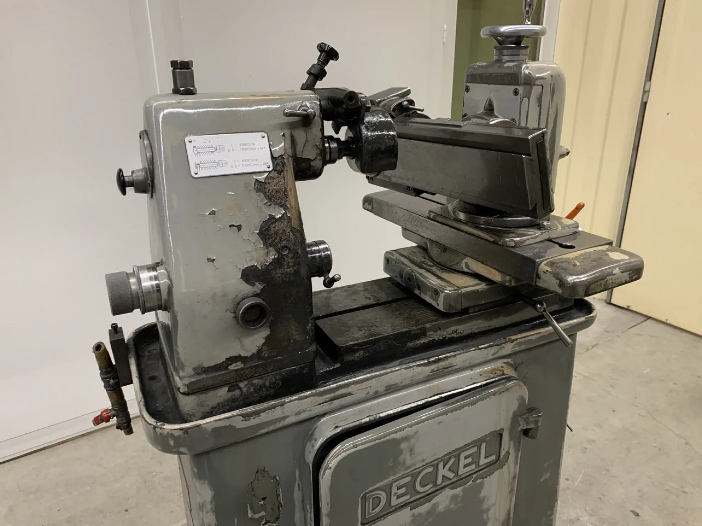 AFFUTEUSE UNIVERSELLE “DECKEL” TYPE S-1 - 2