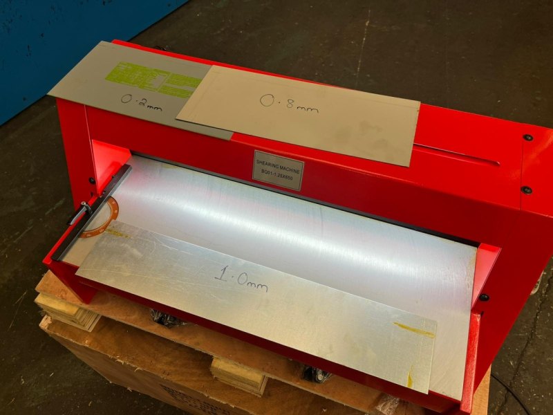 WNS Lever Guillotine 650mm x 1.25mm Capacity - WNS - W. Neal Services Ltd