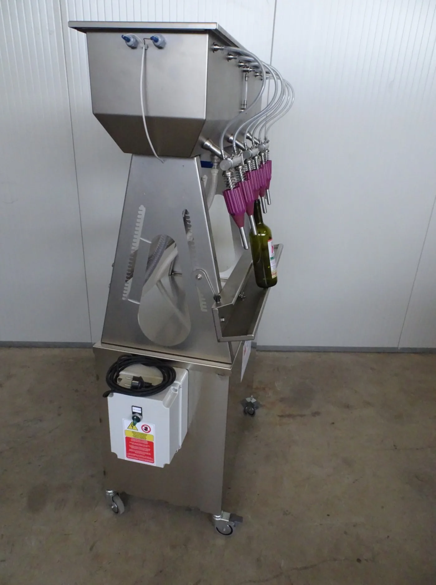 SEMI-AUTOMATIC IN-LINE FILLER 6 NOZZLES WITH PUMP, ELECTRIC PANEL AND PROBES NEW MACHINE - 5