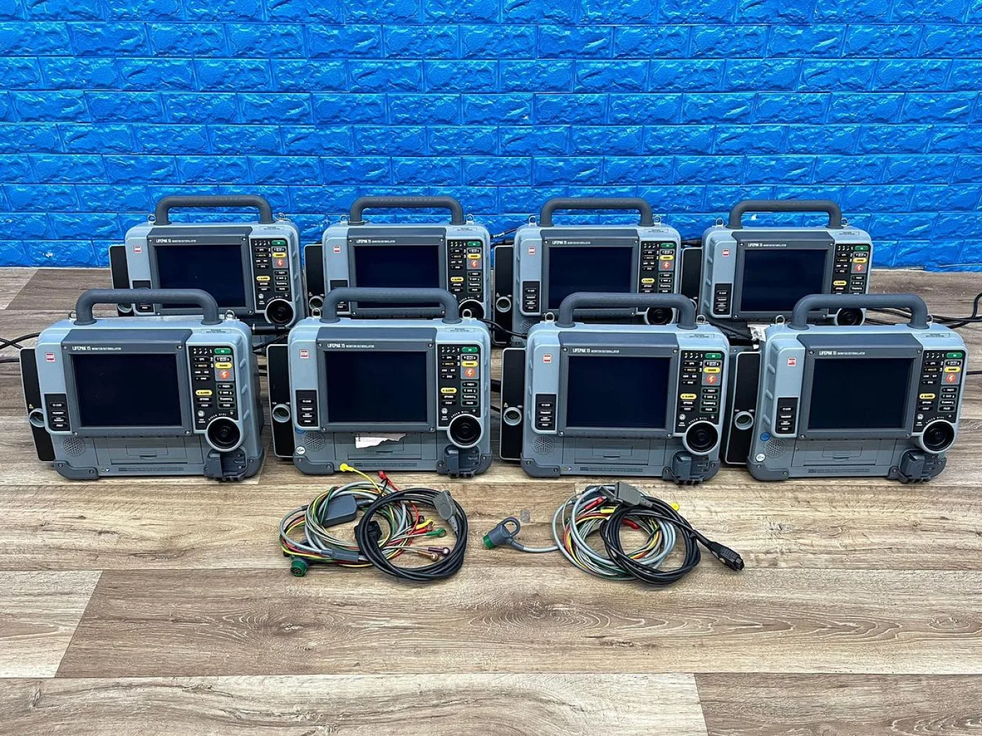 PHYSIO-CONTROL Lifepak 15 Defibrillator 6x 2018 2x 2013 V15-2 Defibrillator - 1