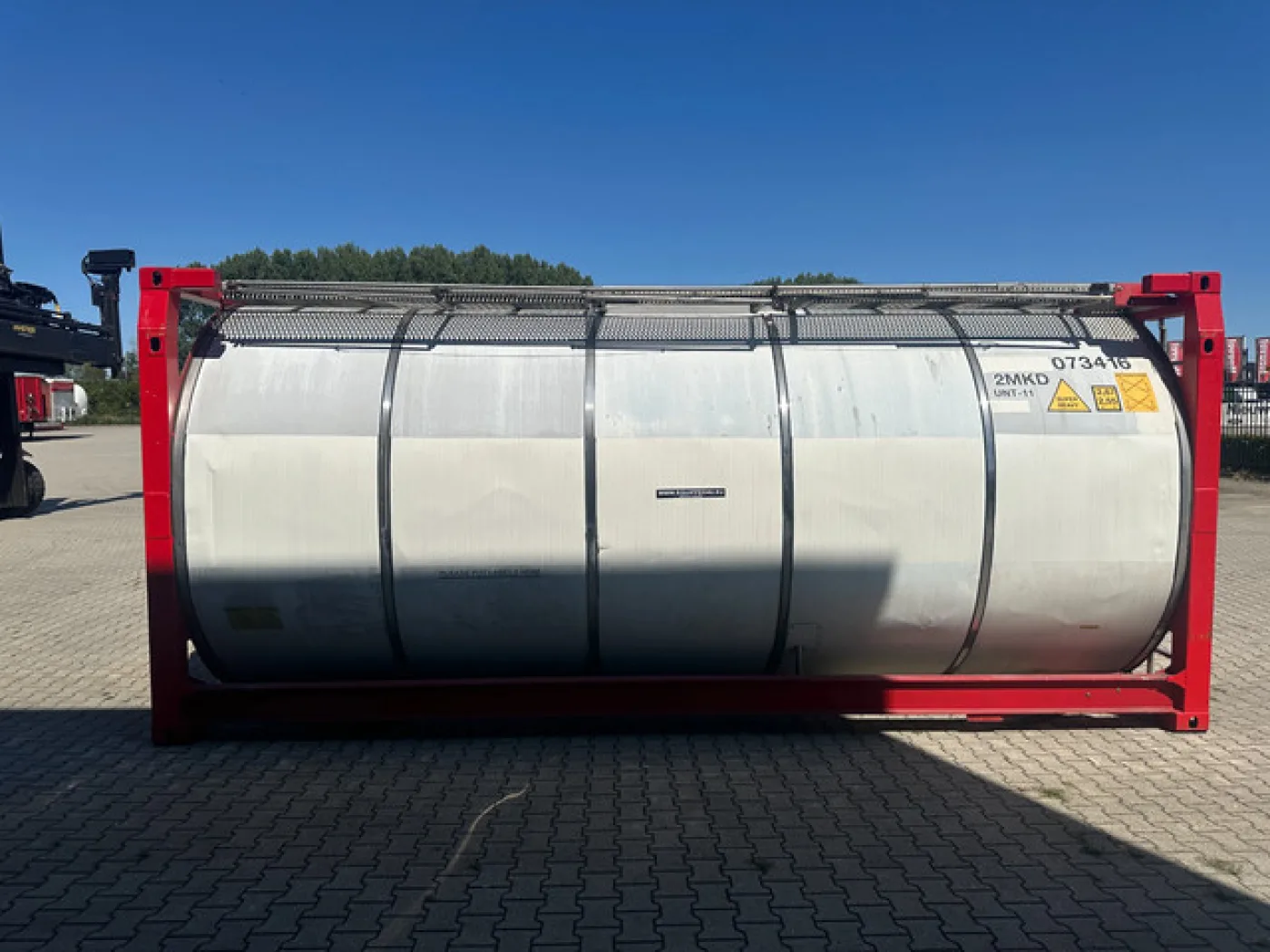 20FT Tankcontainer / 24.980L / UN-Portable T11 / ADR TEST: 12-2028 - 6