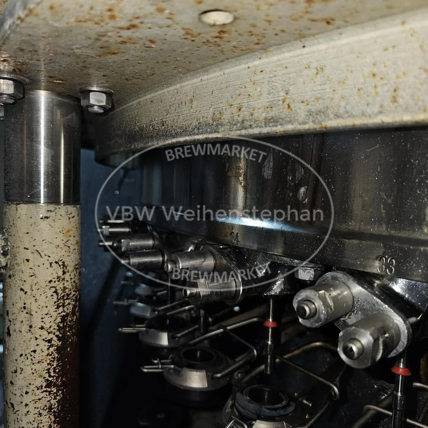 Glass bottle filler and capper - 7