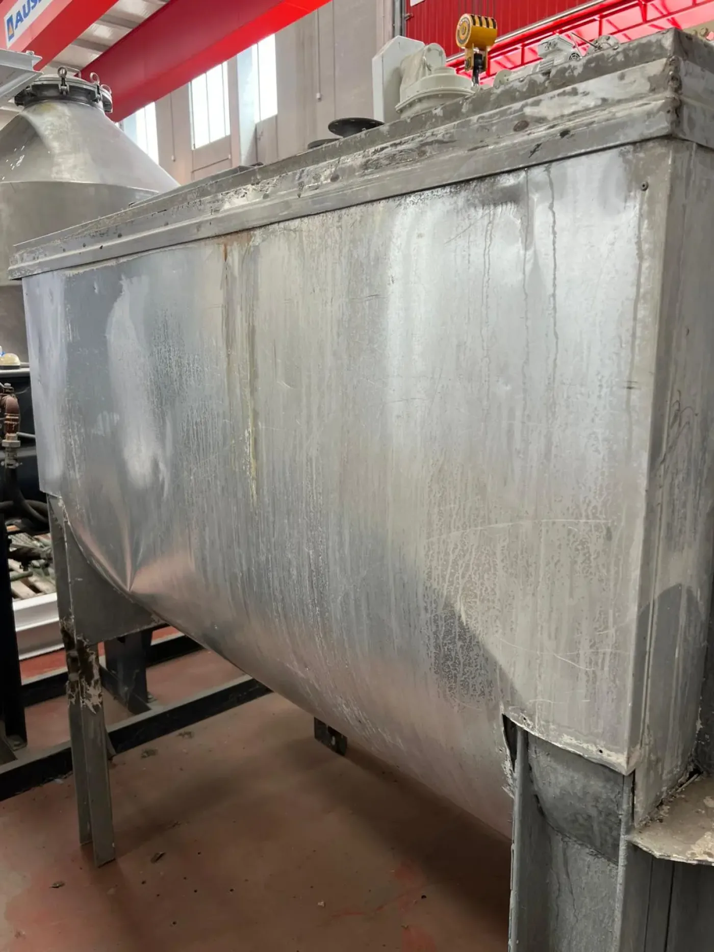 BELT MIXER 1300 LITERS WITH USED BAG FEEDING SYSTEM - 1