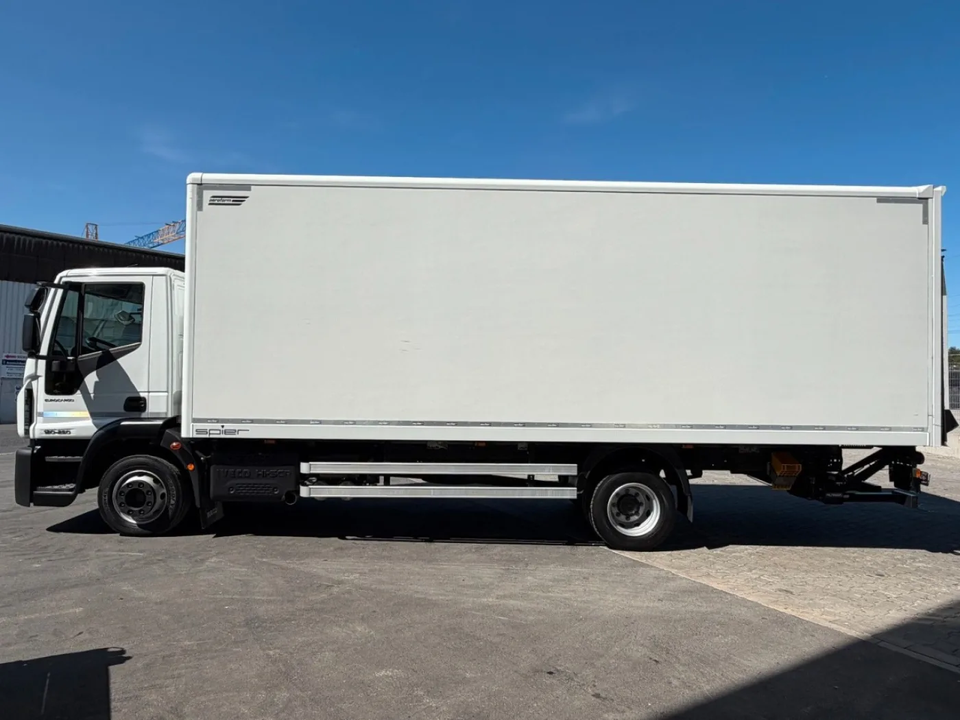 Iveco Eurocargo ML120E25 LBW PAlfinger 1.500kg 3 Sitze - 6