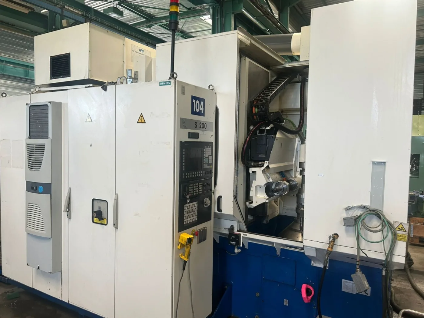 CNC Gear Hobbing machine – SAMPUTENSILI S200 - 1
