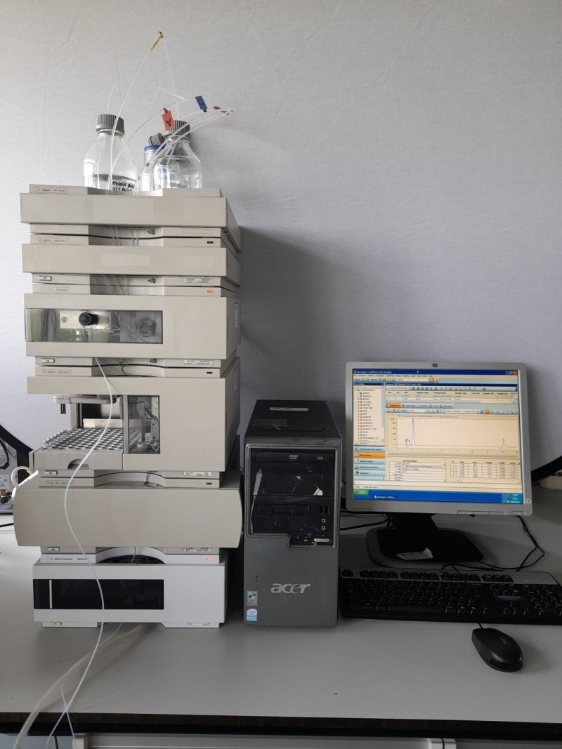 Used Agilent 1100 HPLC systems