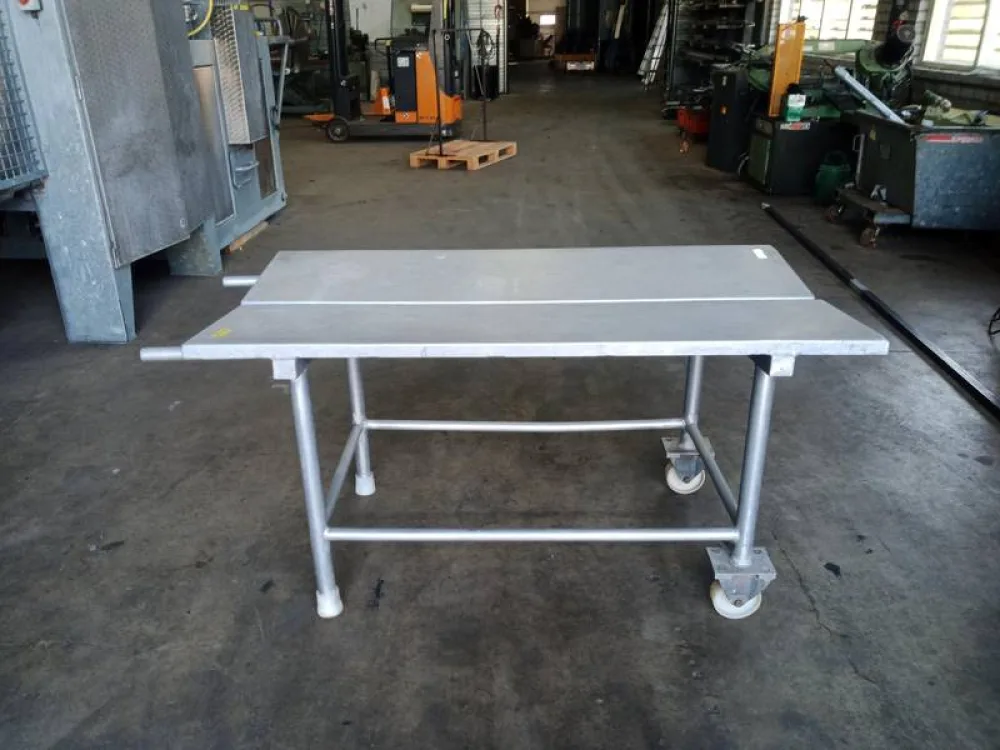 Slaughtering burry table