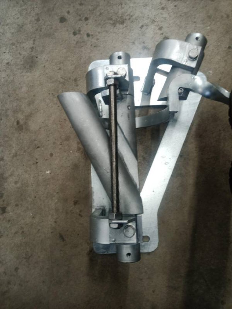 Switch left inside 25°. Tube hight 15cm