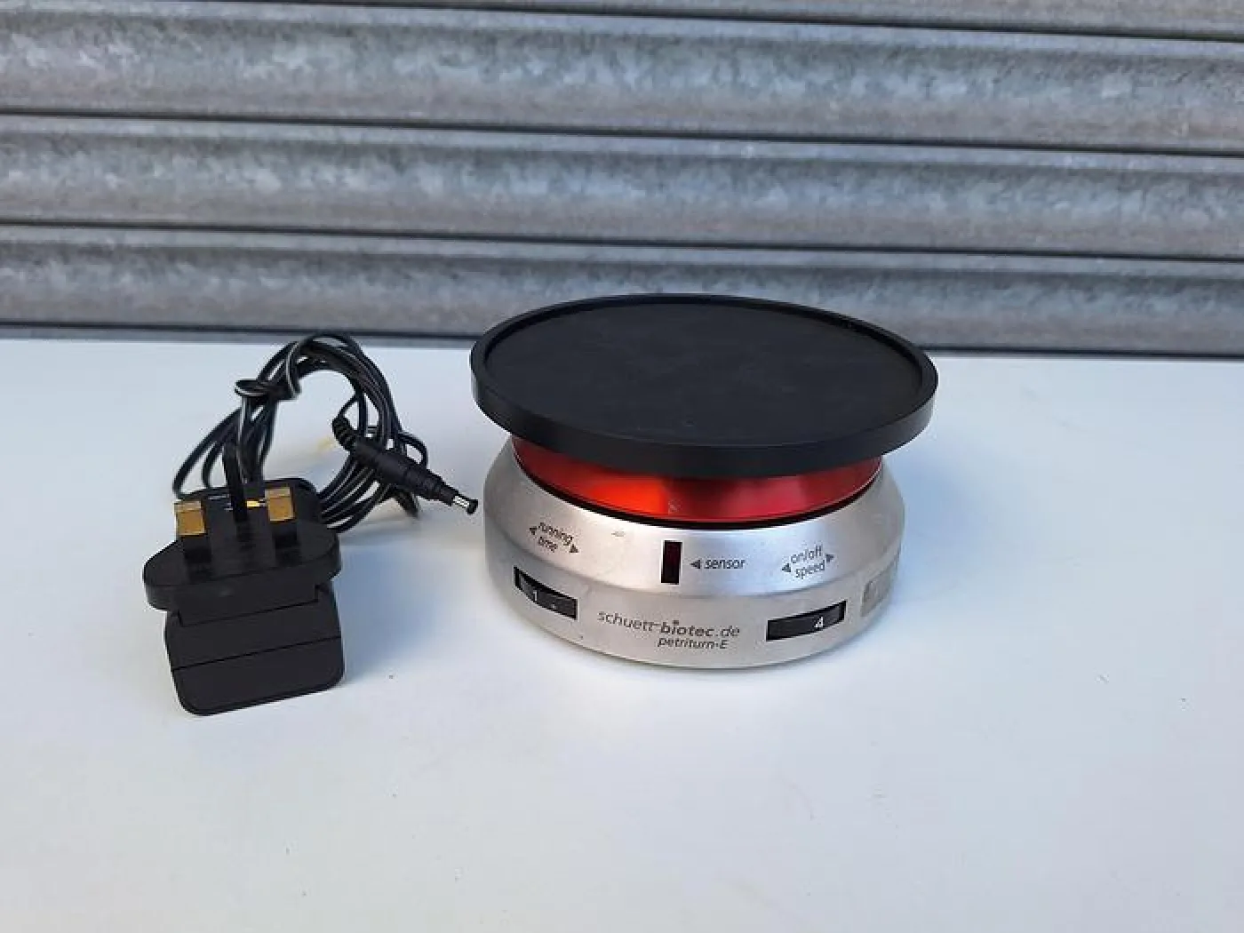 Schuett-Biotec.de Petriturn-E Rotator - 1