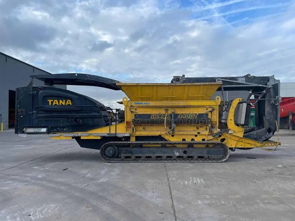 2019 TANA Shark 440DT Eco Slow Speed Shredder