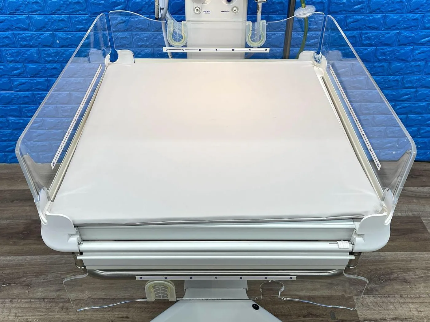 FISHER & PAYKEL Healthcare Cosy Cot, REF: IW932AEK YOM: 2016 Infant Resuscitator - 8