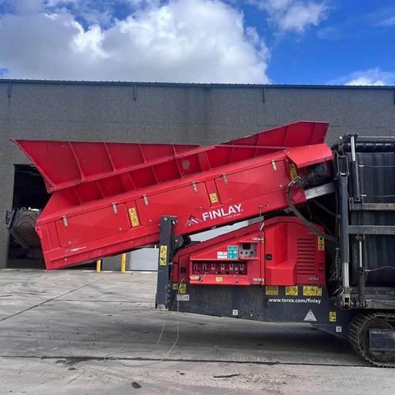 2023 Terex Finlay 883+ Mobile Scalping Screener