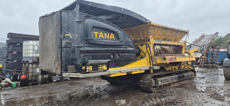 2019 TANA Shark 440DT Eco Slow-Speed Shredder