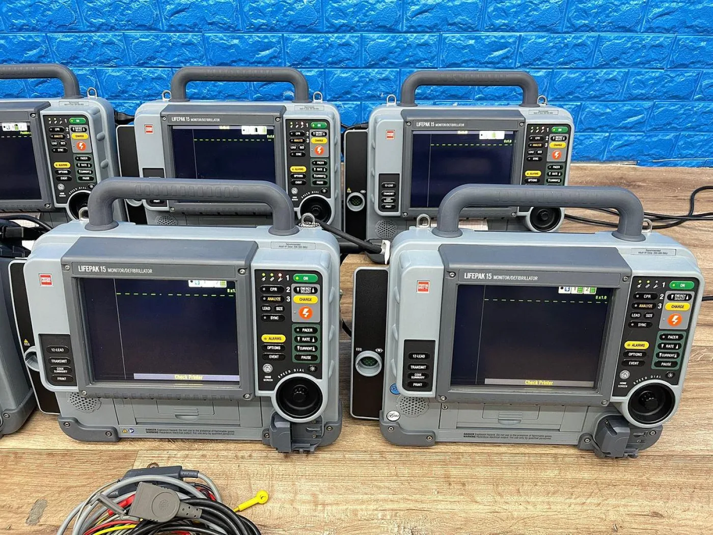 PHYSIO-CONTROL Lifepak 15 Defibrillator 6x 2018 2x 2013 V15-2 Defibrillator - 6