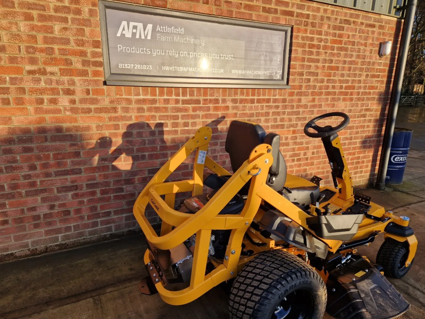 Cub Cadet XZ8 S122 Zero Turn Lawnmower - 3