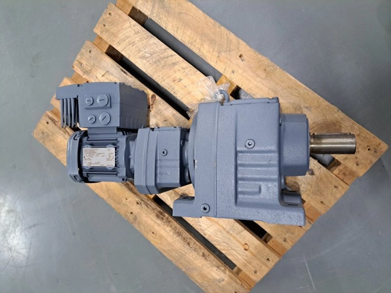 SEW Eurodrive Getriebemotor R77R37DRS71S4/MM03