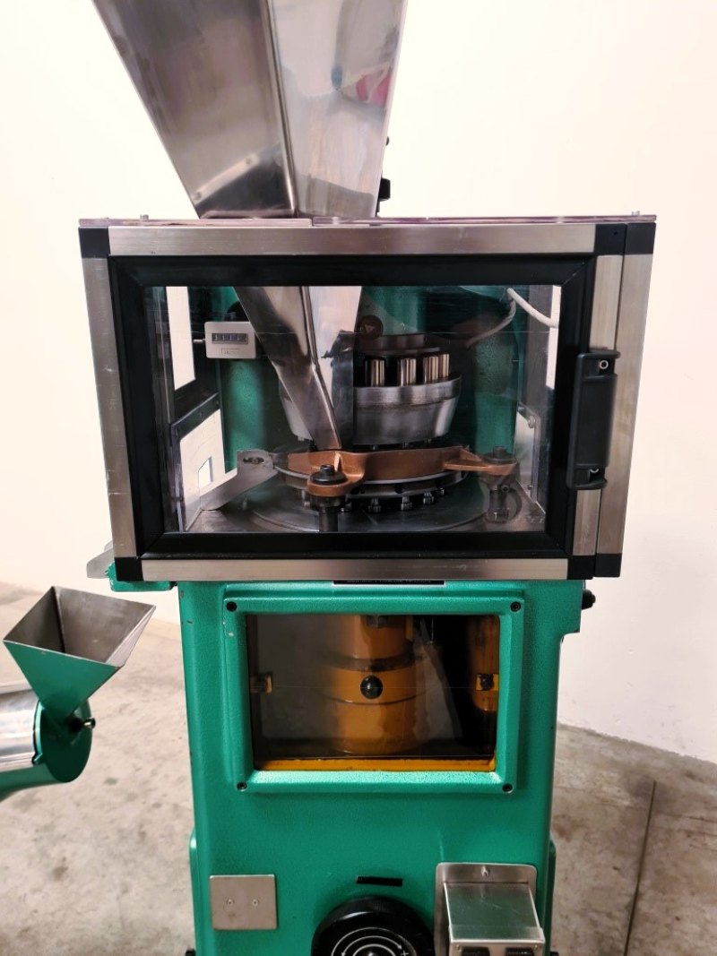 COMPRIMITRICE ROTATIVA – RONCHI – MOD. AR 13/15