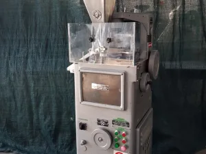 COMPRIMITRICE ROTATIVA – RONCHI MOD. AM8197