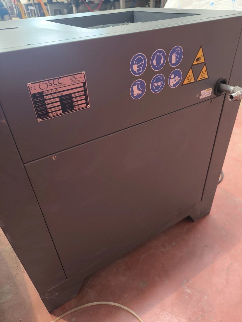 SCREW COMPRESSOR SCC BASE 7 VSD WITH REFRIGERATED AIR DRYER BL0030