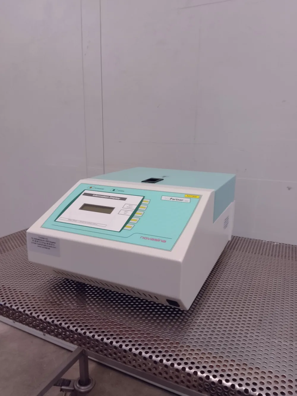 MISURATORE DI ATTIVITÀ DELL’ACQUA – NOVASINA – MOD.LAB PARTNER-AW
