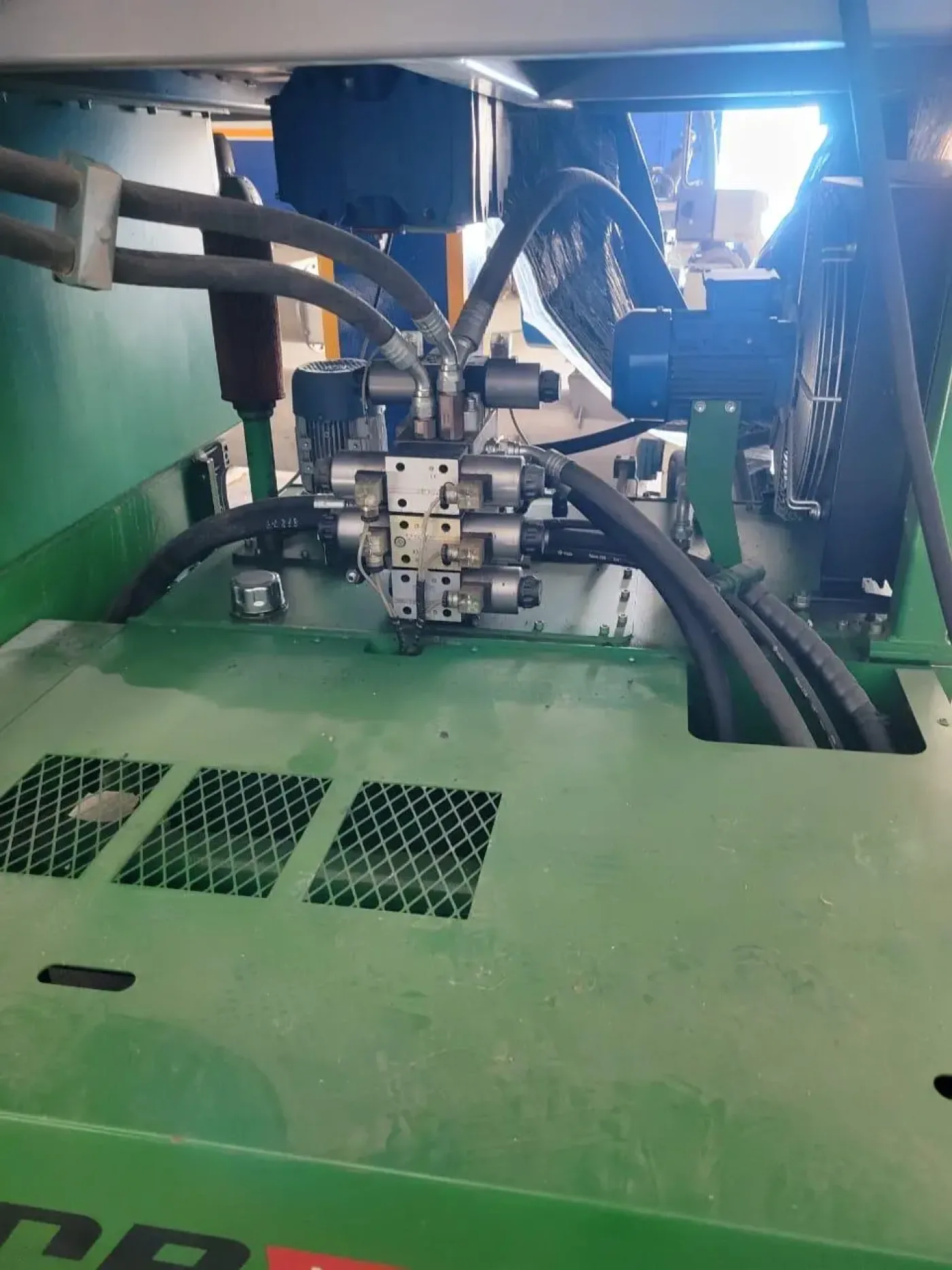 USED UMP TECHNIKA BP-600A HYDRAULIC BRIQUETTING PRESS - 5