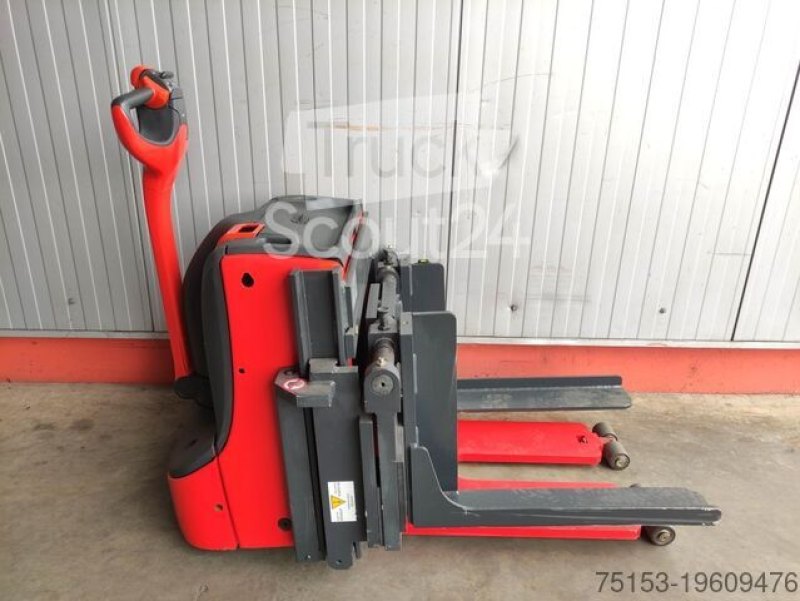 Linde T20 *Sonderbau-Batteriewechselwagen-388*