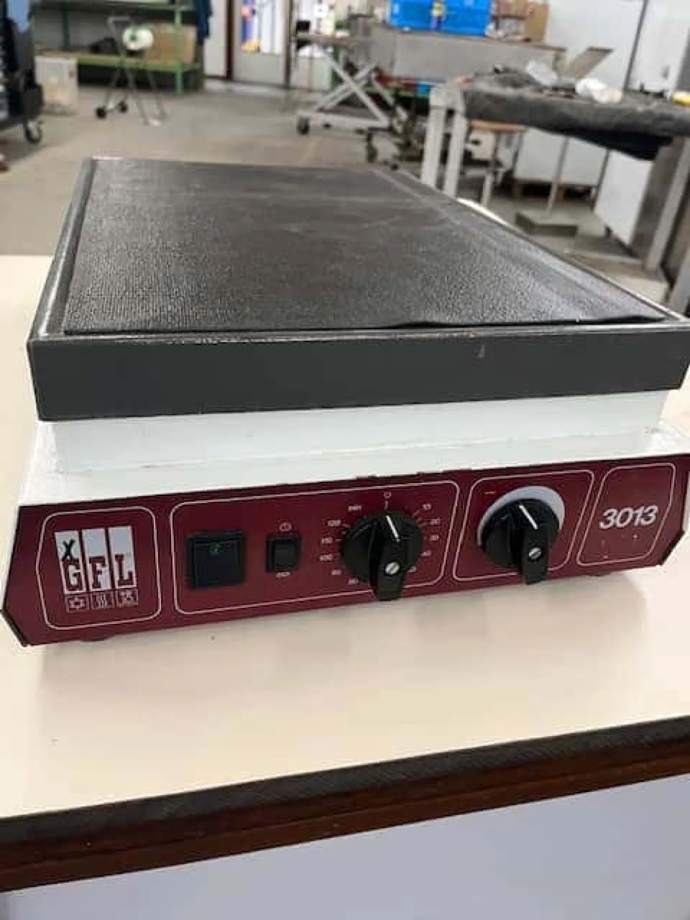 GFL 3013 Schudmachine - 1