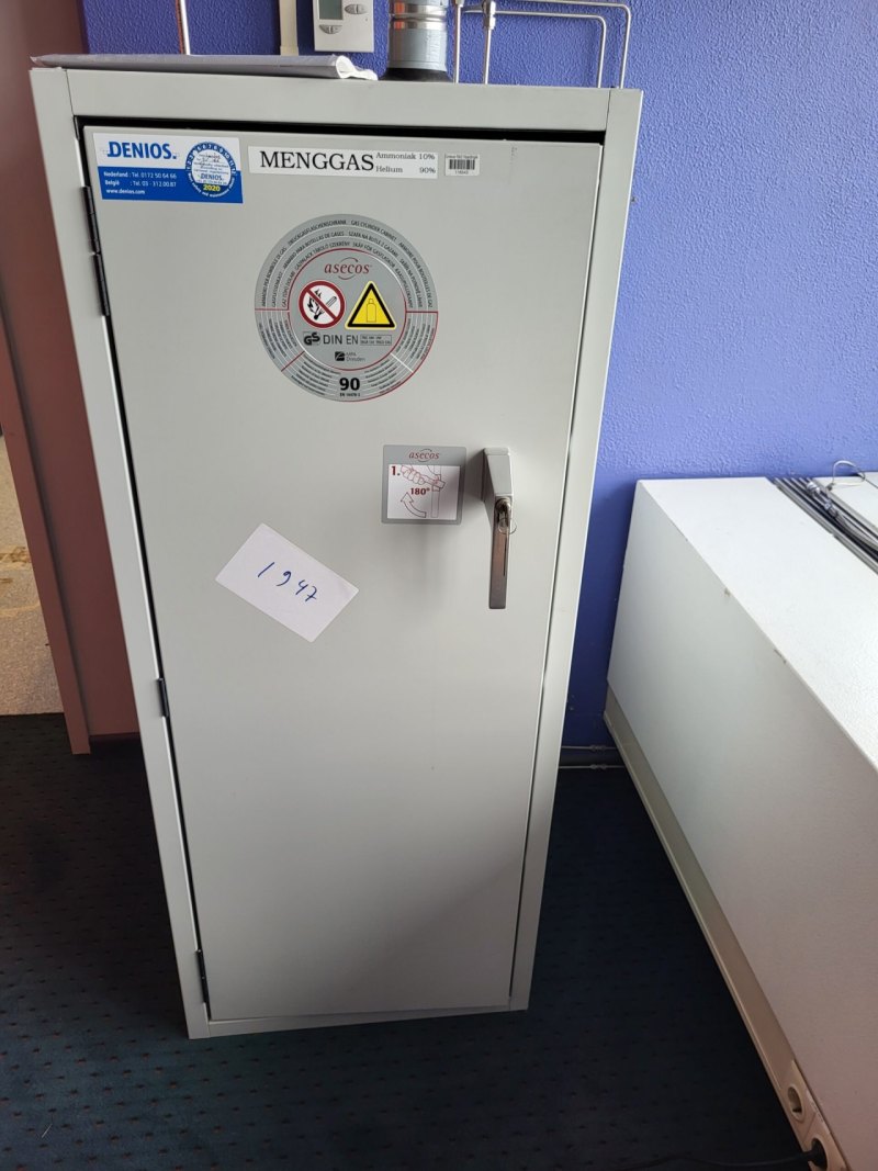 1947 - Used Asecos safety cabinet for compressed gas cylinders
