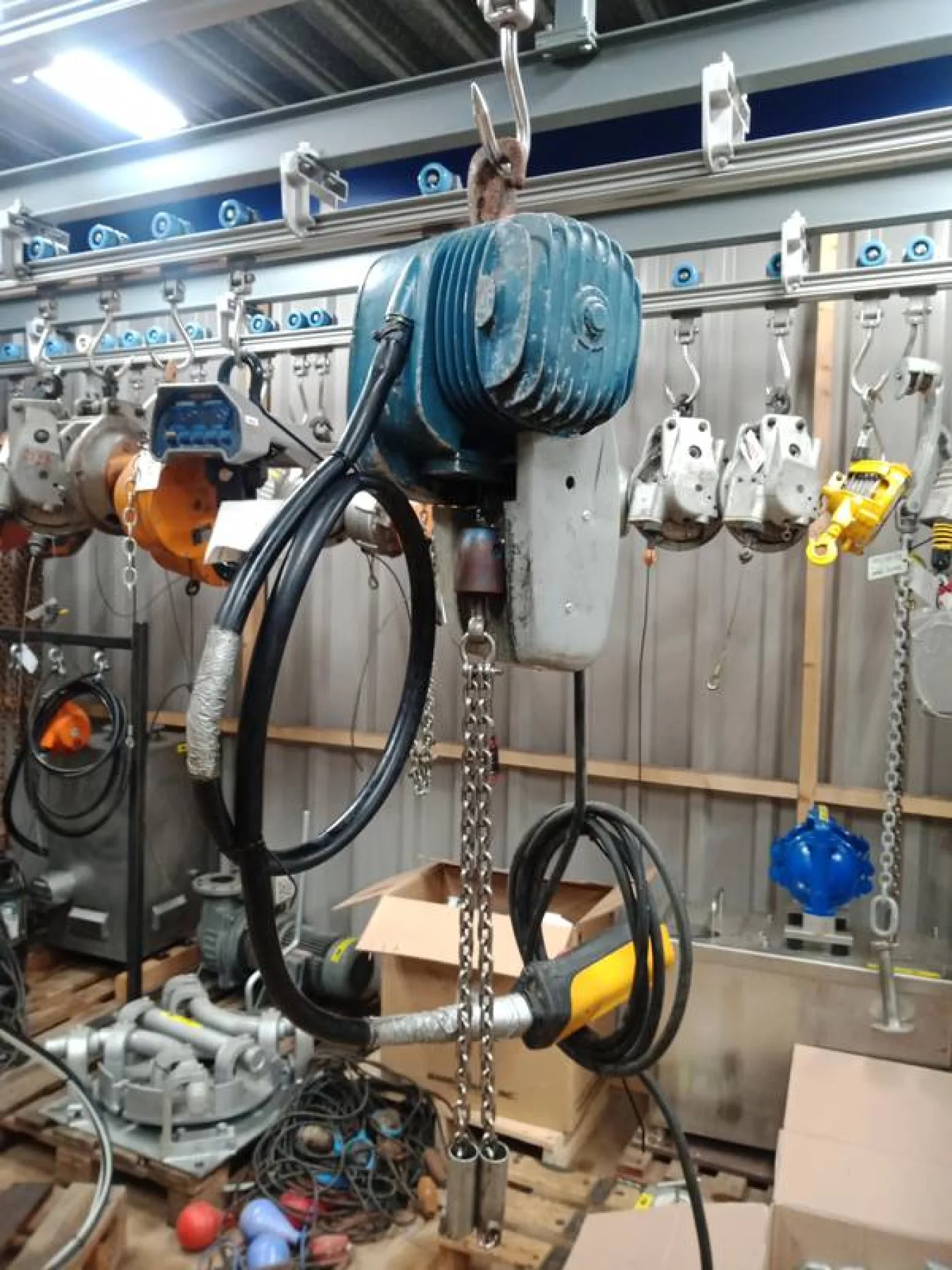 Chain hoist - 5