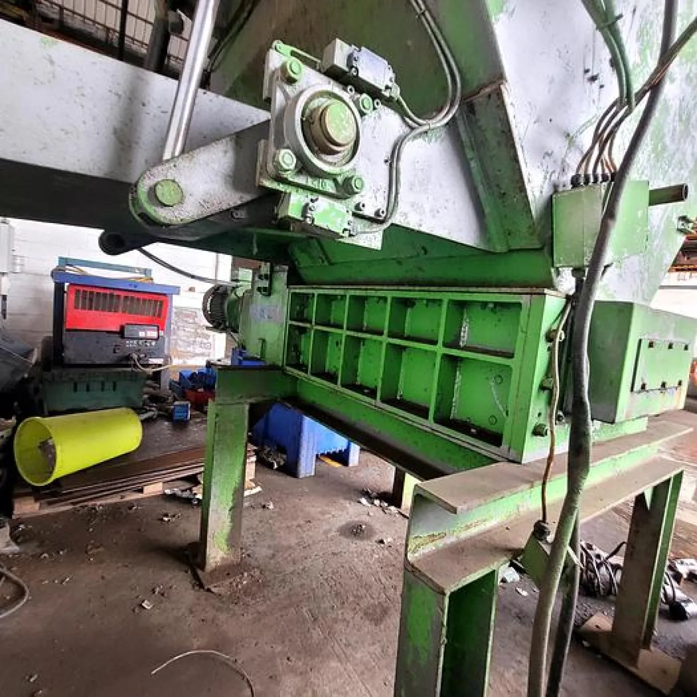 Meltog Heavy Duty Twin-Shaft Shredder W/Ram - 5