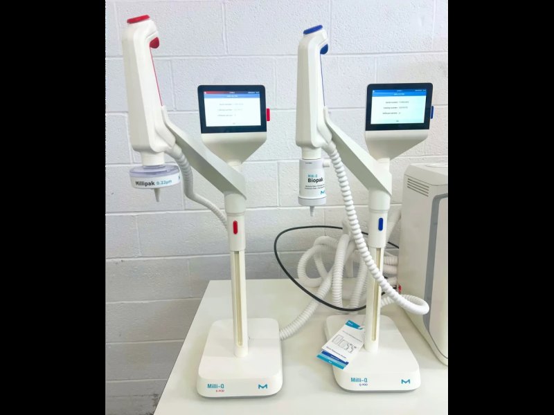 Milli-Q IQ 7005 Water Purification System