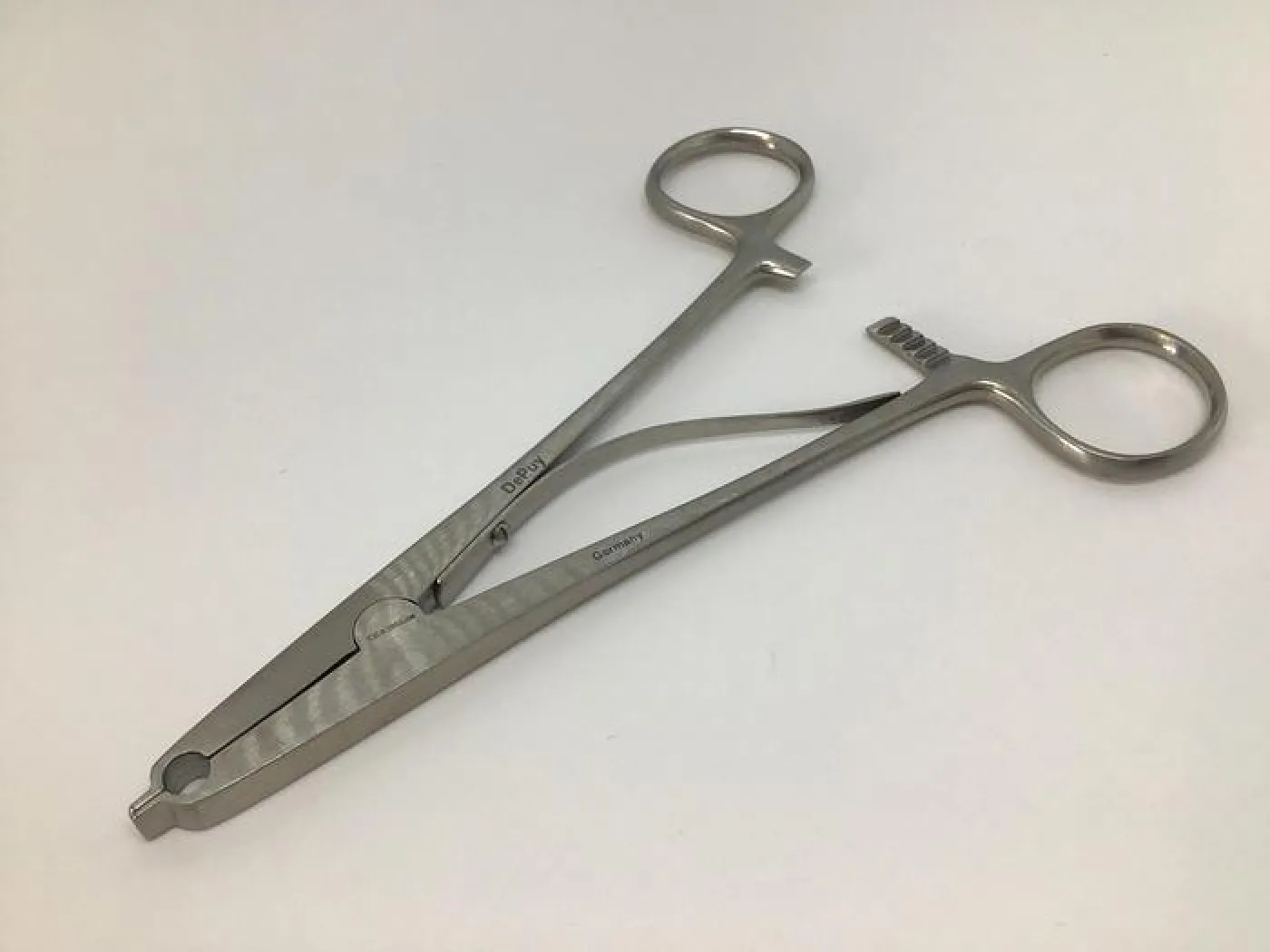 Depuy Raney Clip Applying - 1