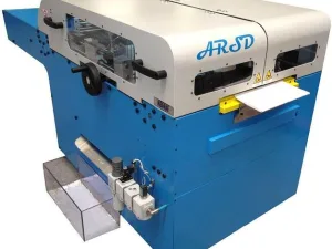 ARSD - MACCHINA DA LINEA PER ARROTONDARE ANGOLI E SQUADRARE DORSI DI OPUSCOLI (domanda di brevetto pendente N. MI2012A001585)