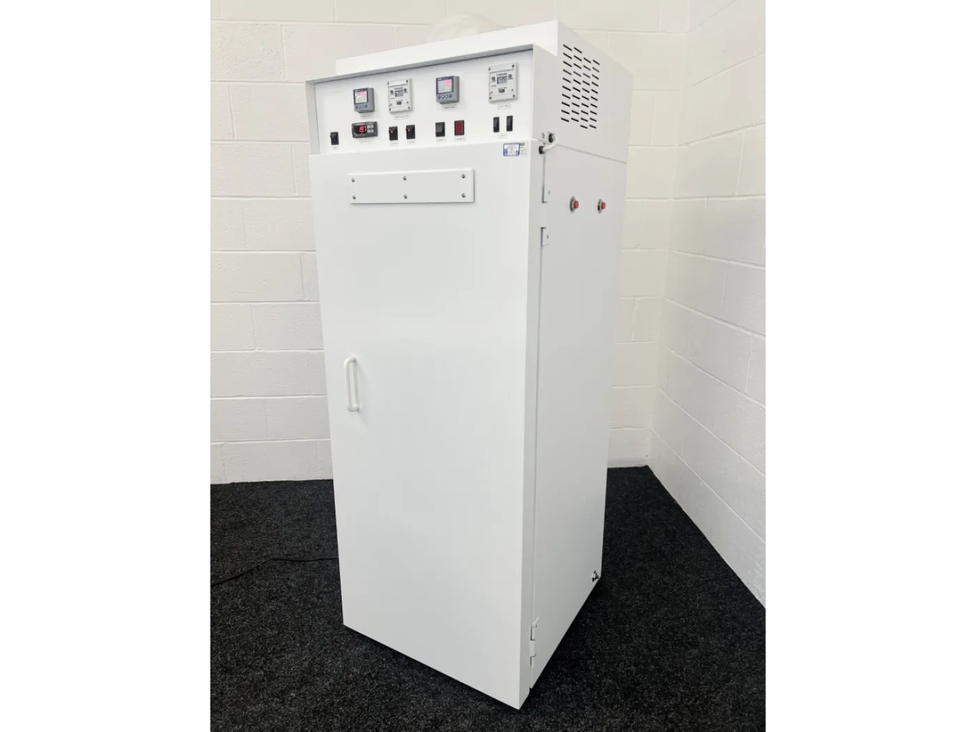 Leec SL3/RH Environmental Chamber - 3
