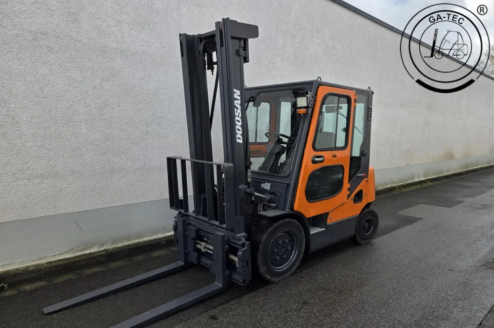 Doosan D25S-5