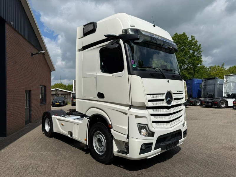 Mercedes-Benz Actros 1845 L Gigaspace 2x tank Standairco Smarttacho 2! 373,281KM EN Truck