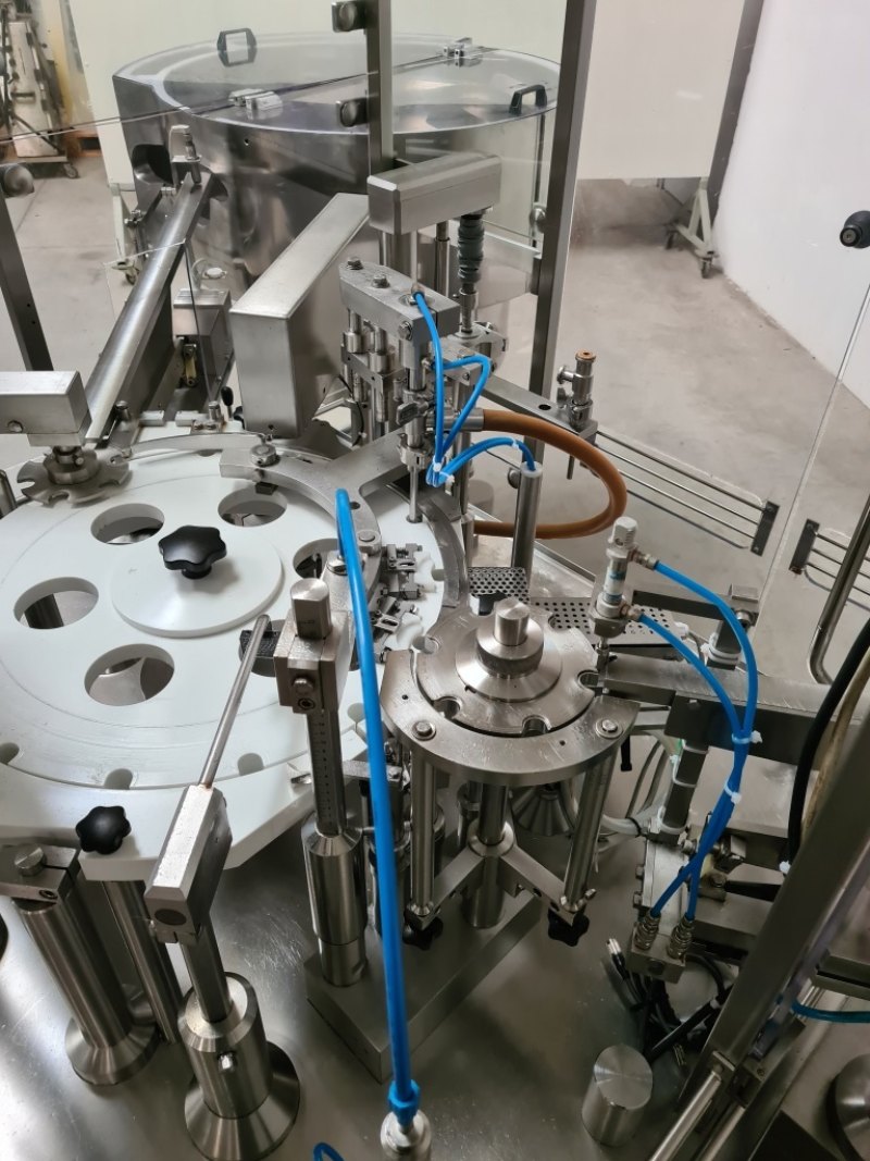 RIEMPITRICE LIQUIDI E TAPPATRICE – IMA FARMOMAC – MOD. F87