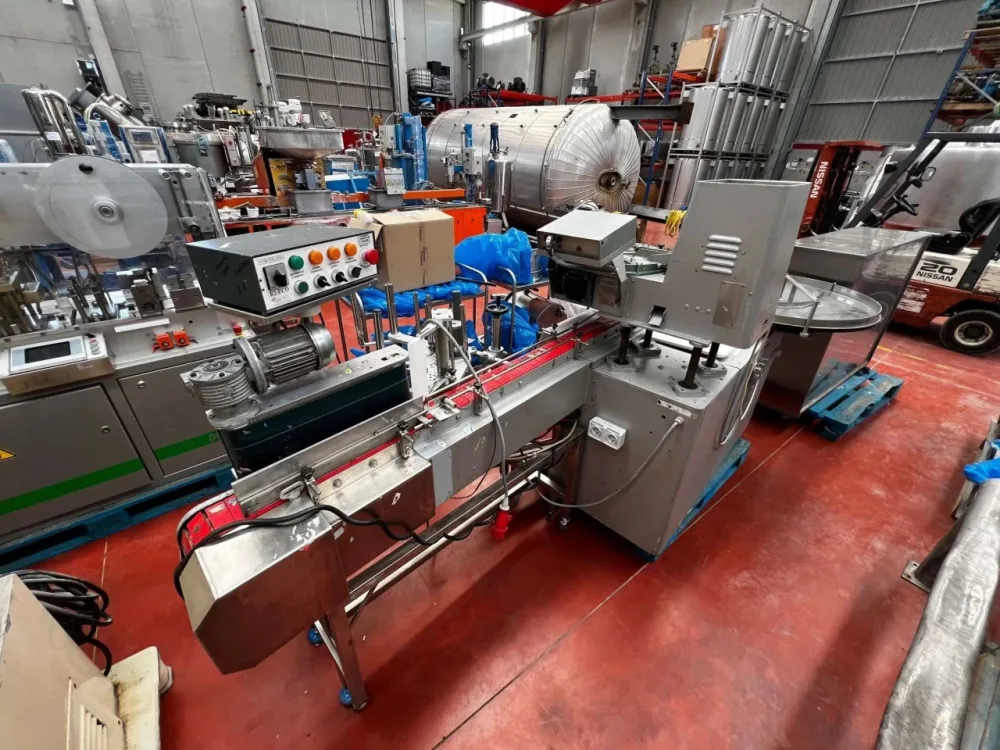 USED KING TRIUMPH PACKAGING EQUIPMENT TB2 614 CAPSULE COUNTING DOSING PACKAGING MACHINE WITH ETIDESA R2-ECO LABELING MACHINE