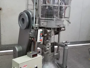 COMPRIMITRICE ROTATIVA – MANESTY MOD. BB3B