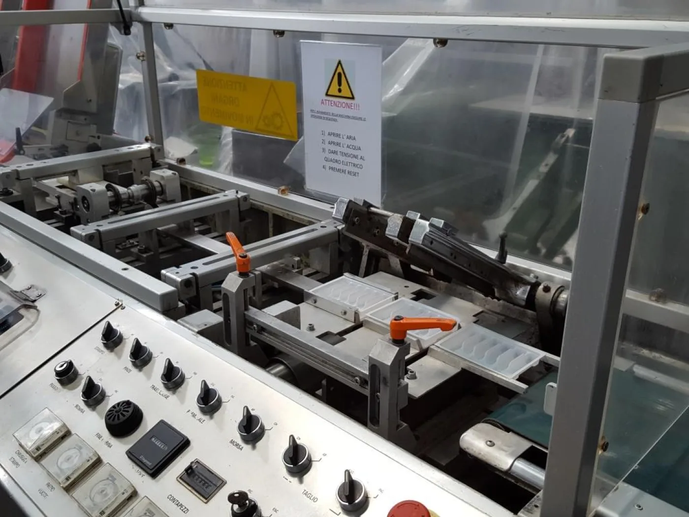 TERMOFORMATRICE – FARMO RES MOD. K-230 - 4
