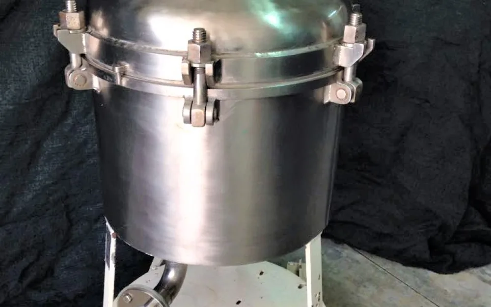 SERBATOIO CARRELLATO IN ACCIAIO INOX CON MANOMETRO