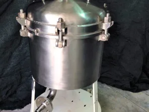 SERBATOIO CARRELLATO IN ACCIAIO INOX CON MANOMETRO