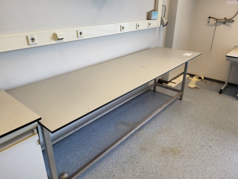 1945 – Used S+B Laboratory wall table (450 cm)