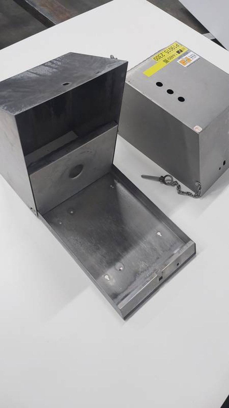 Paper roll holder