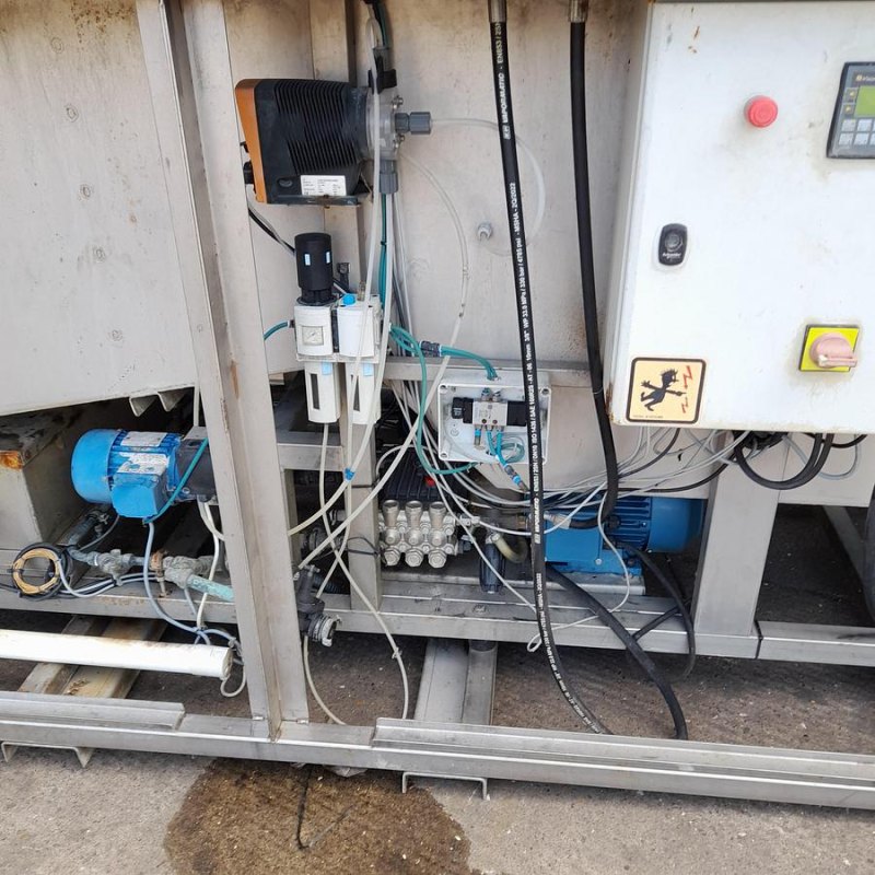 Crate Washer