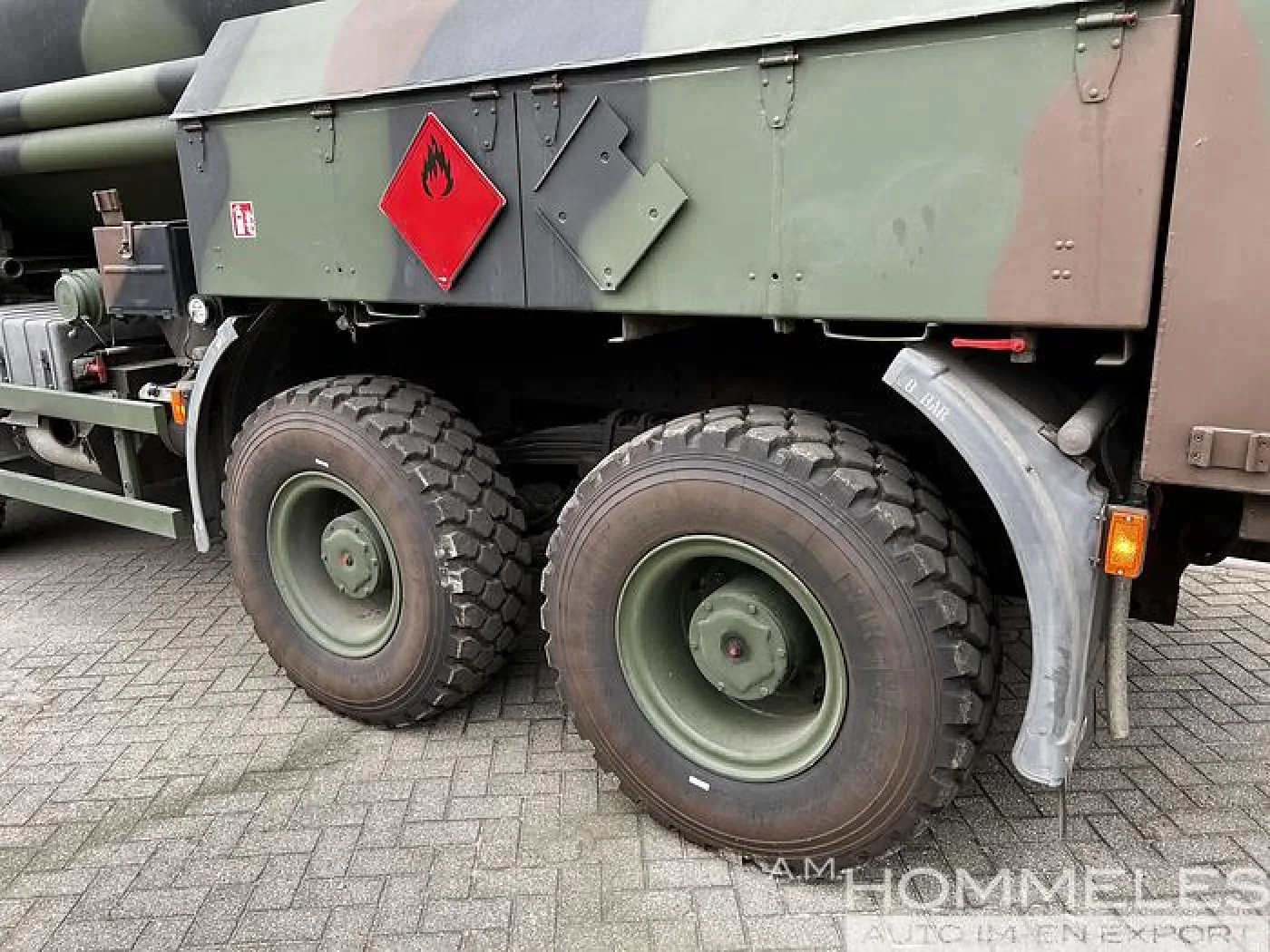 Iveco Trakker 8x8 tankertruck - 6