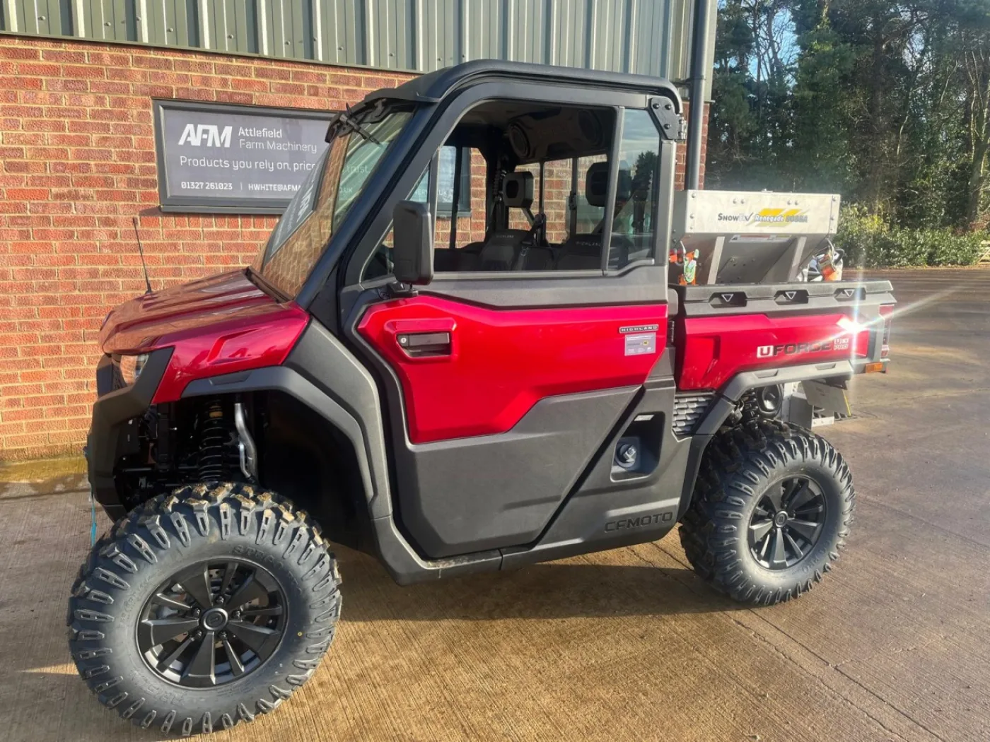 Helixx UTV Spreader - 4
